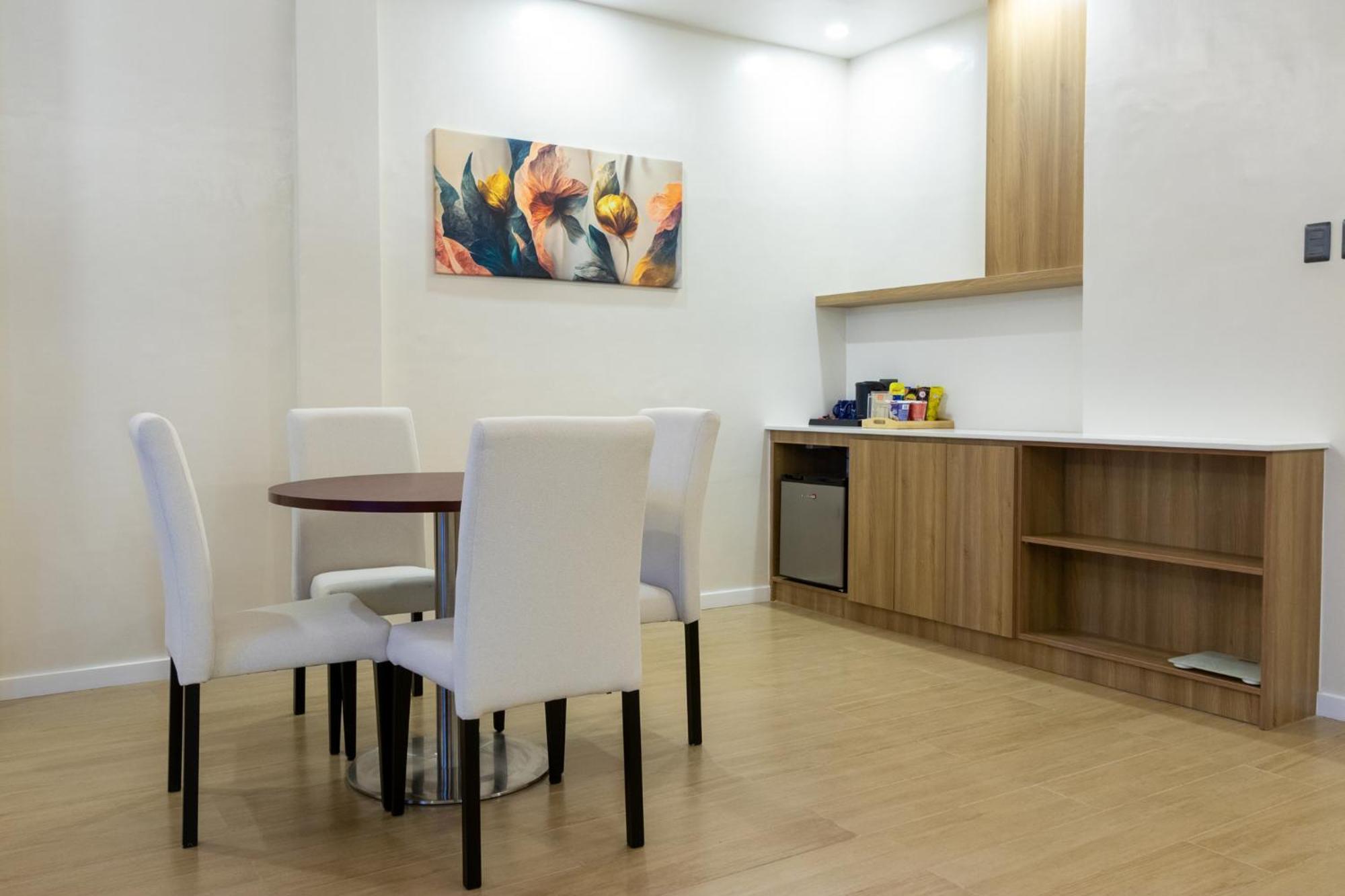 Levo Hotel Urdaneta Luaran gambar